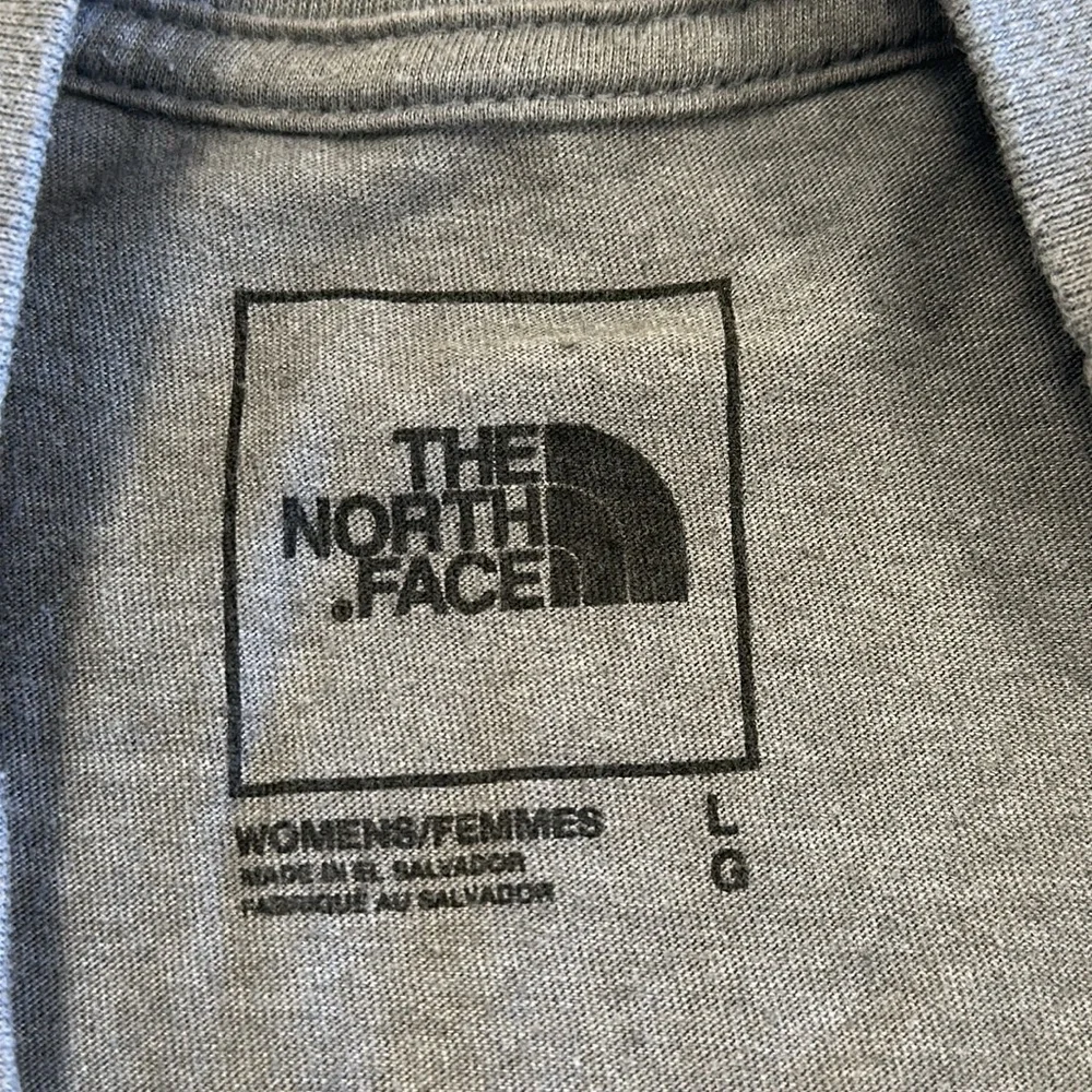 The North Face • Gray Signature Tee • Sz L - Picture 5 of 9